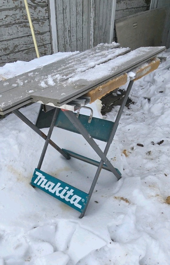 Makita Heavy-Duty Folding Work Table