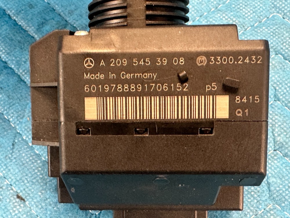 Mercedes G55 AMG Ignition Start Switch Module w/Key 2009 OEM