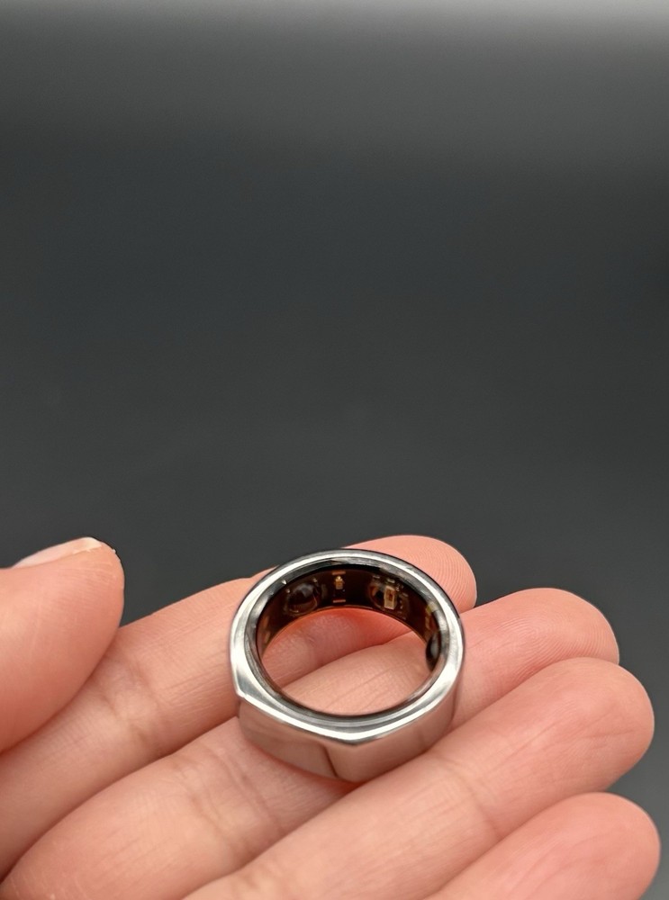 Oura Ring 4 - Silver - Size 7 - Smart Ring-Brand New/Open Box (Read Description)