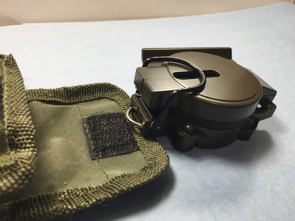 Military style plastic Compass with pouch (green)