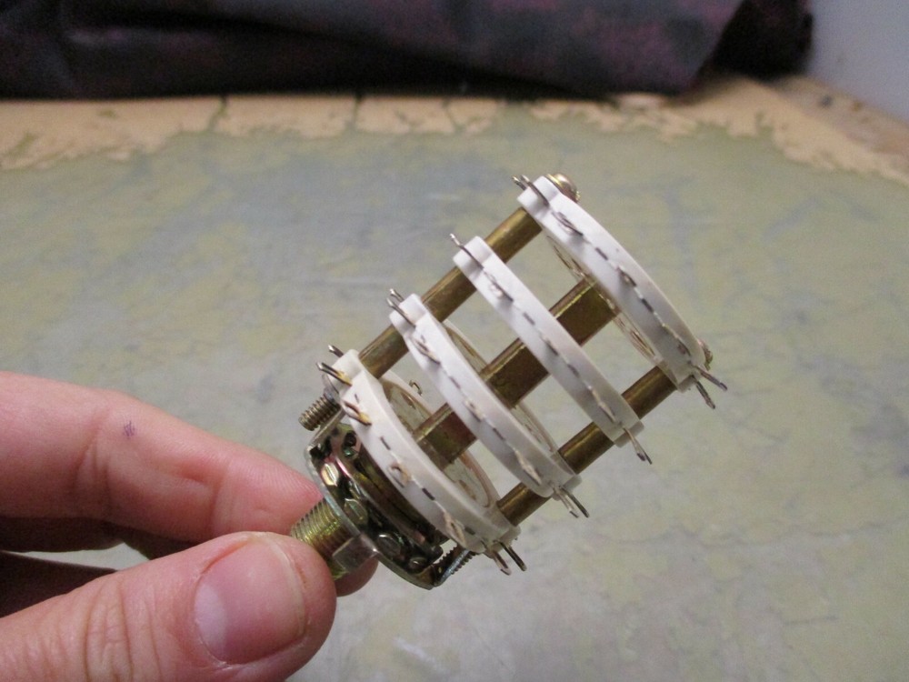 CTS electronic components T232 8 pole 5 position shorting rotary switch [4*E-27]