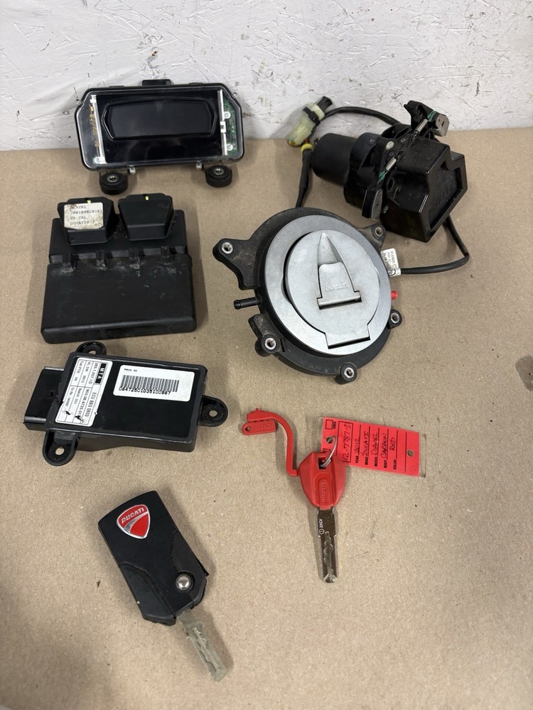 2012 Ducati Diavel Lock Set Ignition Switch Gas Cap ECU READ** #0199