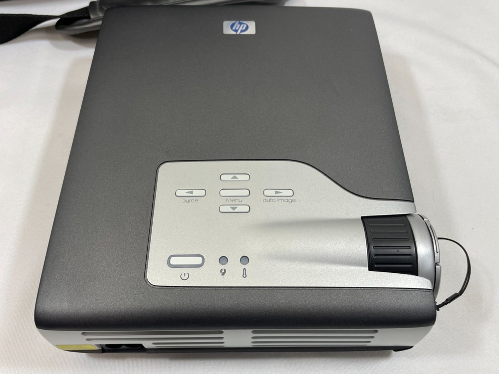 HP Digital Projector XB31 DLP w/ Case, Remote, & Accessories COMPLETE