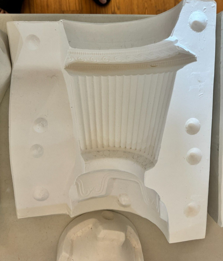 VINTAGE HEIRLOOM CERAMIC MOLD #1085 LARGE PLANTER