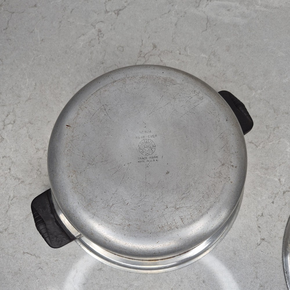 Vintage Wear Ever 824 With Steamer Insert