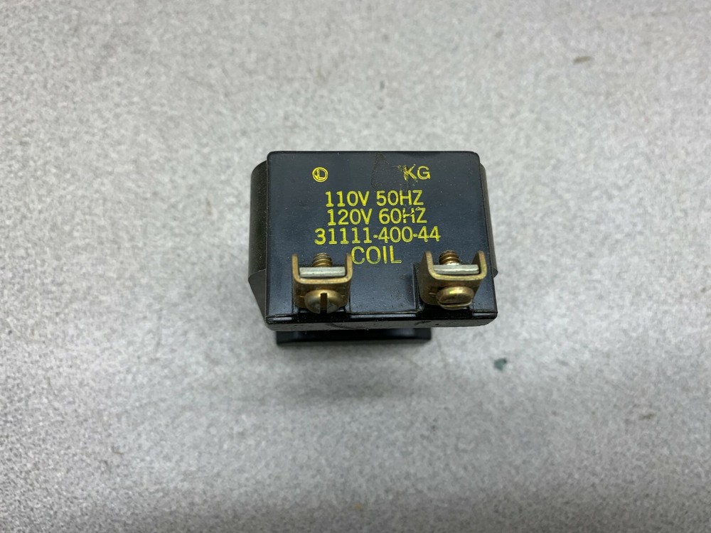 NEW NO BOX SQUARE D COIL 31111-400-44