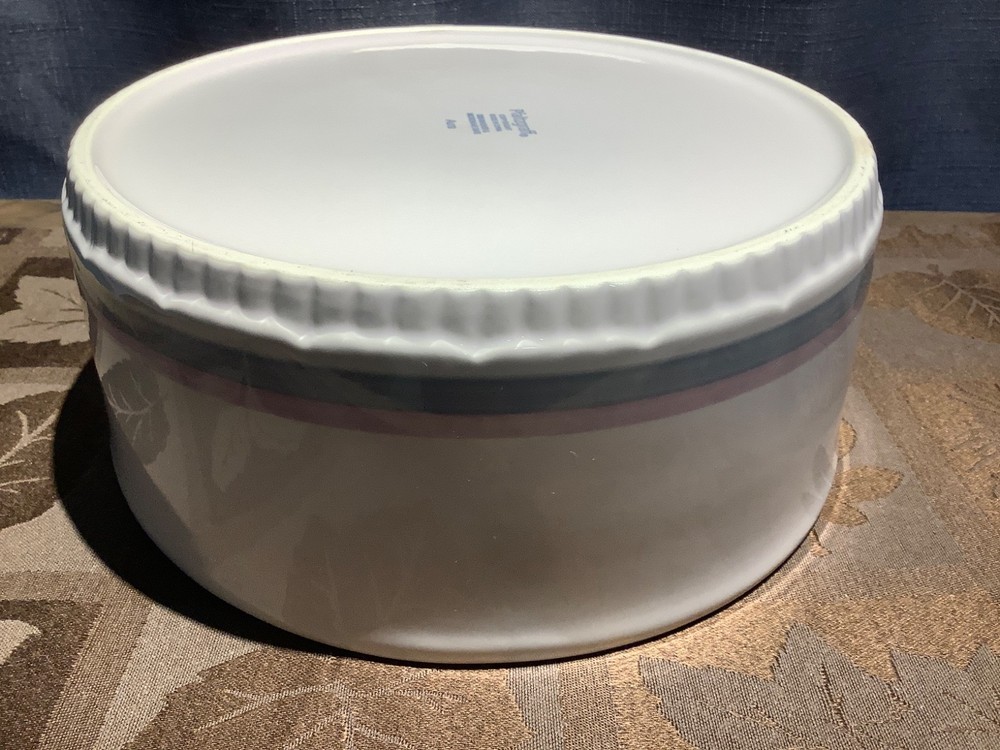 Pfaltzgraff Aura 8 3/4” Flat Bottom Serving Bowl