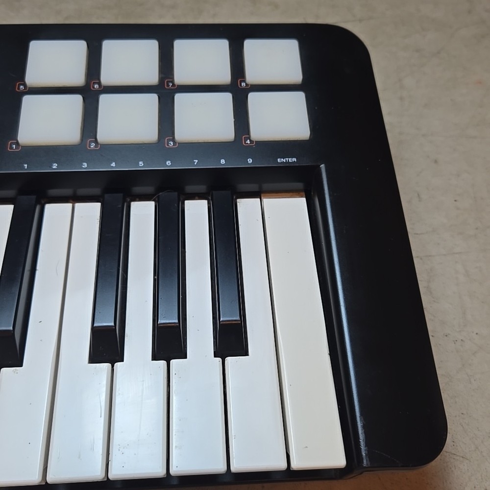 M-Audio Oxygen 25 - 25-Key USB MIDI Keyboard Controller