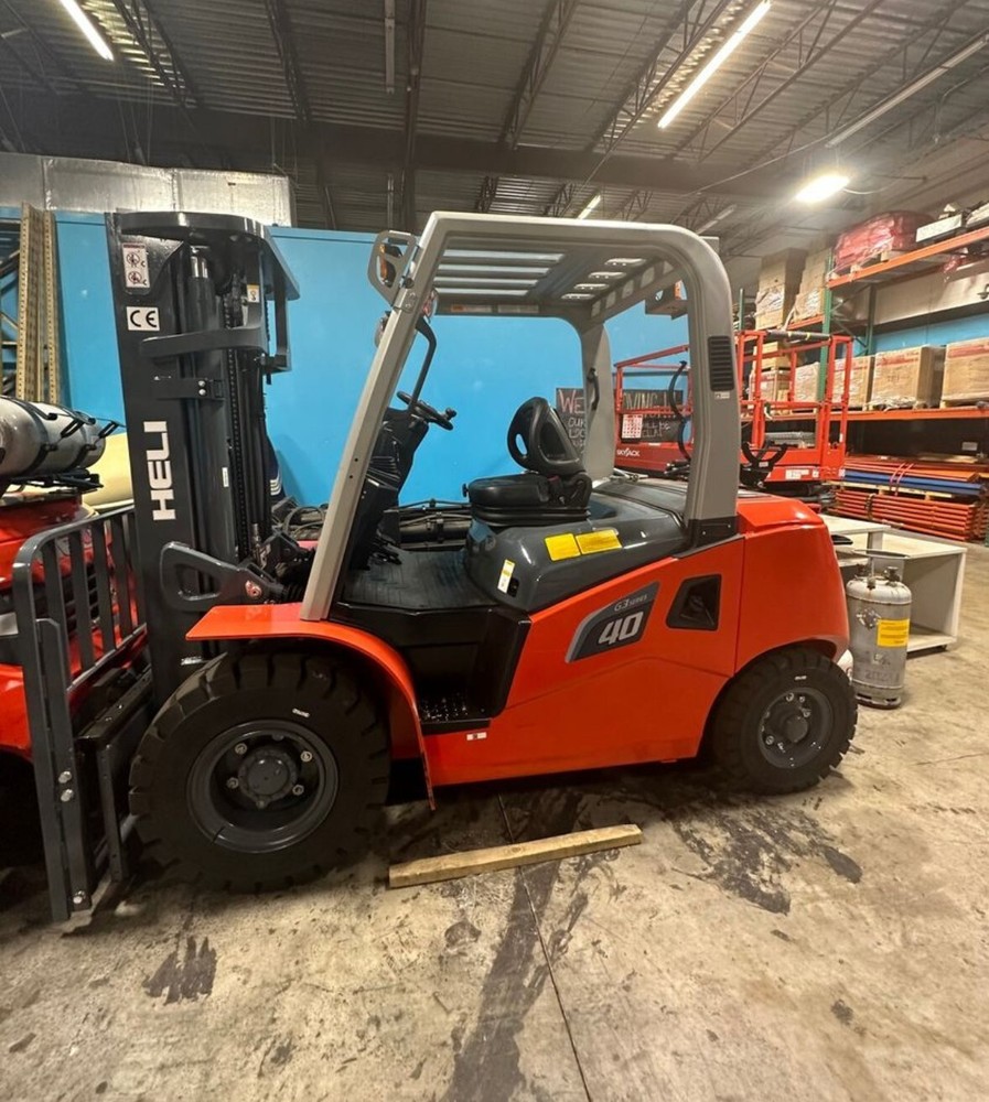 HELI CPYD40 FORKLIFT - 8000 LB