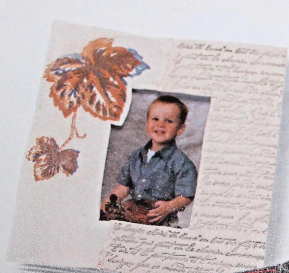 Stampin Up Tri-Fold Frame - Medium, 7” tall x 6.5” wide