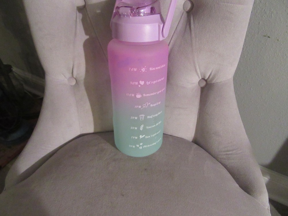 Super Clean  Hydration Bottle 2000 ml  Nice Shape! Water Bottle