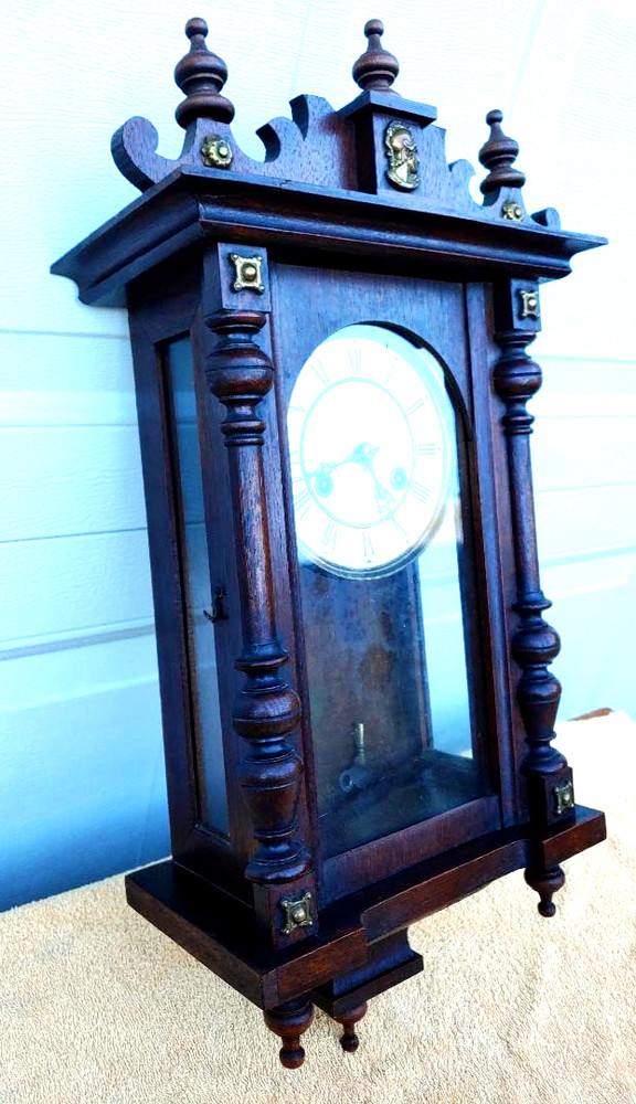 VICTORIAN WALNUT VIENNA REGULATOR WALL CLOCK, I KNOW NOTHING ABOUT...JUNGHANS