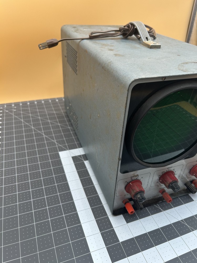 DeVry Industries Oscilloscope