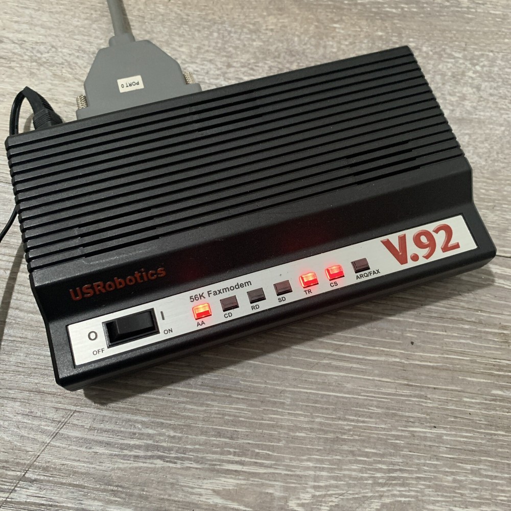 US Robotic Corp. 5686G V92 External Faxmodem With Cables