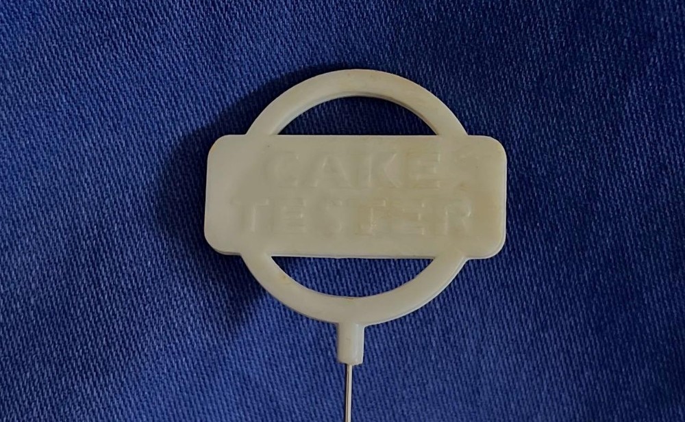 Vintage Cake Tester Round White Plastic Handle 61/4" Length