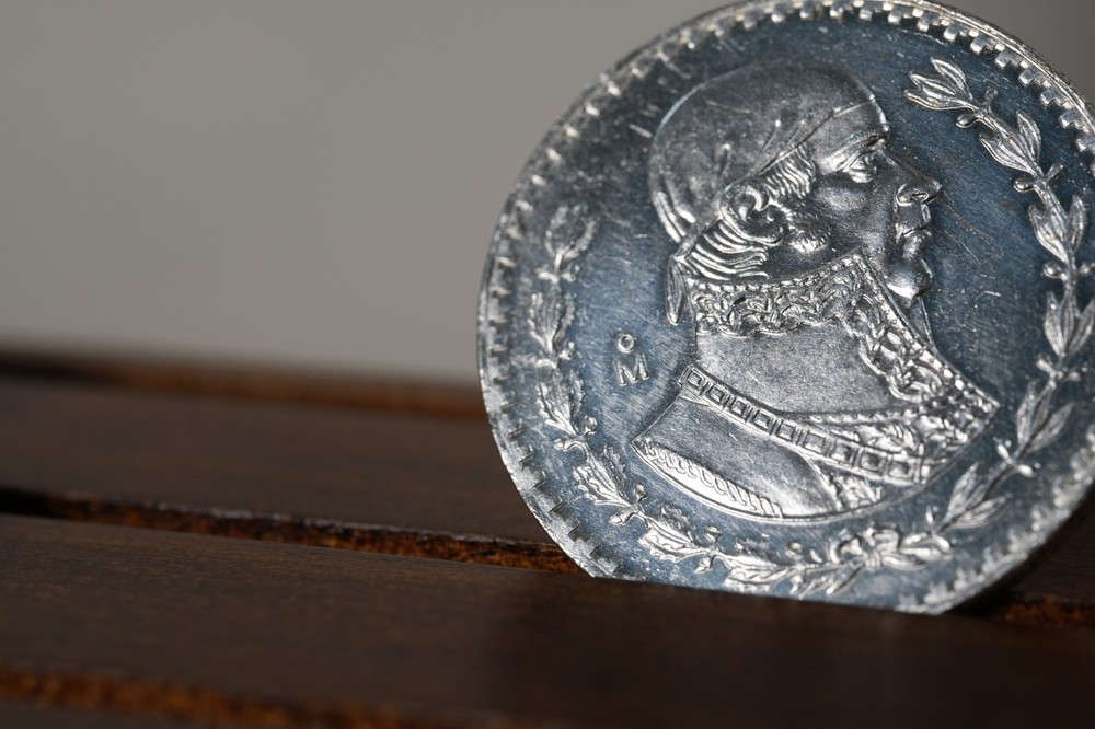 1960 Un Peso Mexico Silver--See video!!