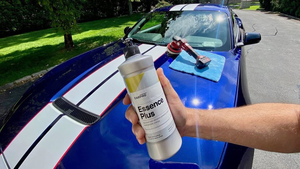 CARPRO Essence PLUS Non-Abrasive Gloss Agent - 250ml (8oz)