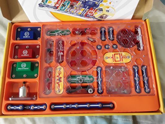 Discovery Kids Snap Circuit Electronic Gadget Lab