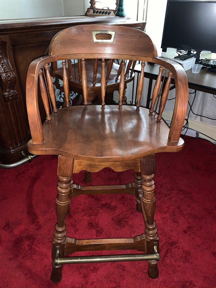 Used Bar with Bar Stools included, Brown