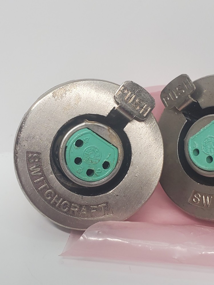 SWITCHCRAFT 3 PIN PANEL ELECTRICAL OUTLET Connectors