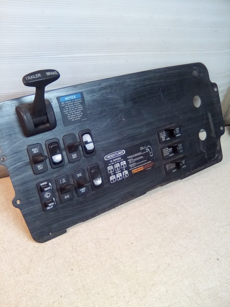 Freightliner Century Dash Switch Panel 24-00925-005