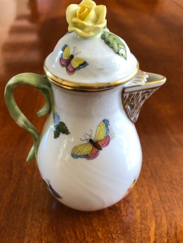 Herend 1625 Hand-painted Small coffeepot/MINT