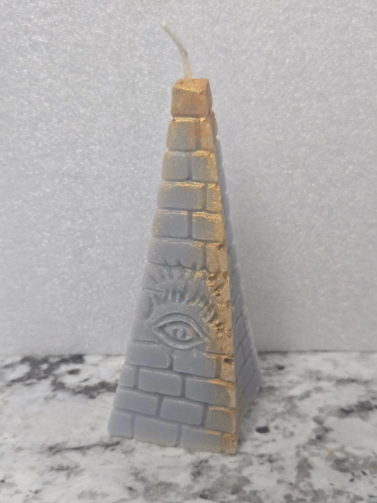 Pyramid Magical Candle – Manifestation, Power & Sacred Alignment