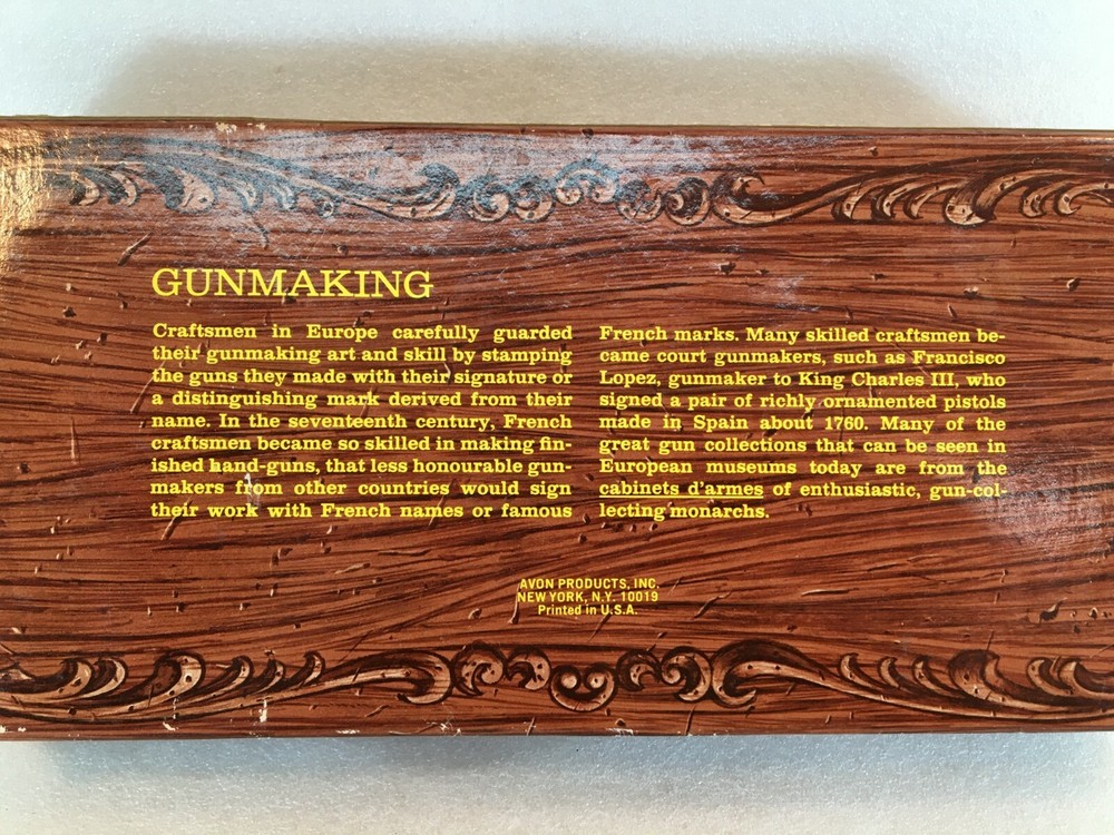 Avon DUELING PISTOL 1760 Deep Woods After Shave FULL