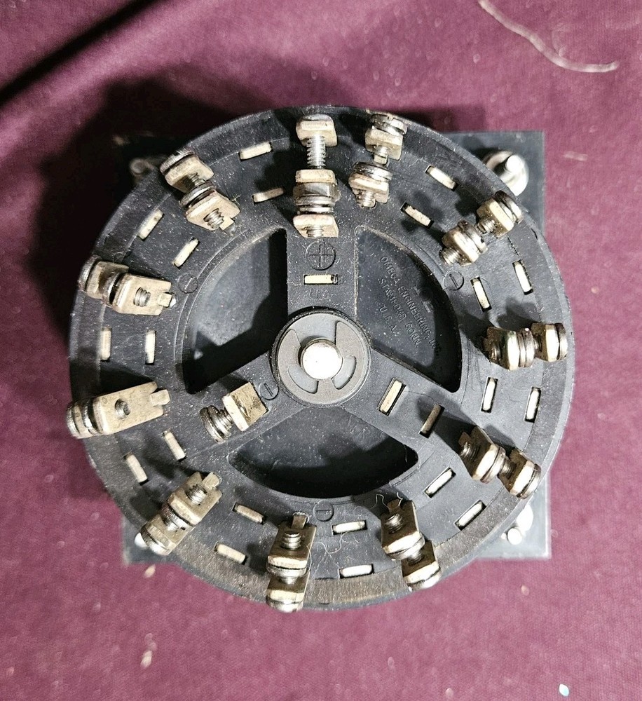 OMEGA PROCESS PANEL METER 10 POSITION ROTARY SWITCH 0SW3-10 NOS