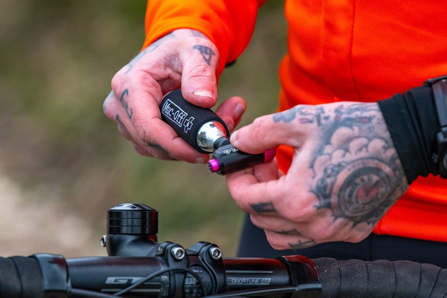 Muc-Off Road Inflator Kit
