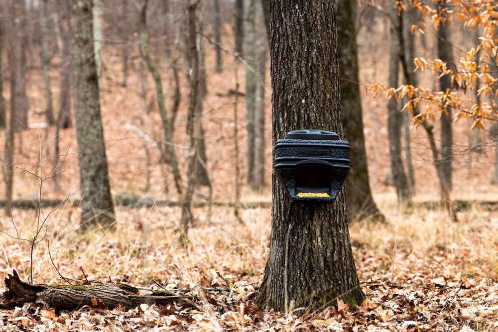 40lb. Feed Bin. - Easy Fill Gravity Feeder - 6 Gallon Capacity