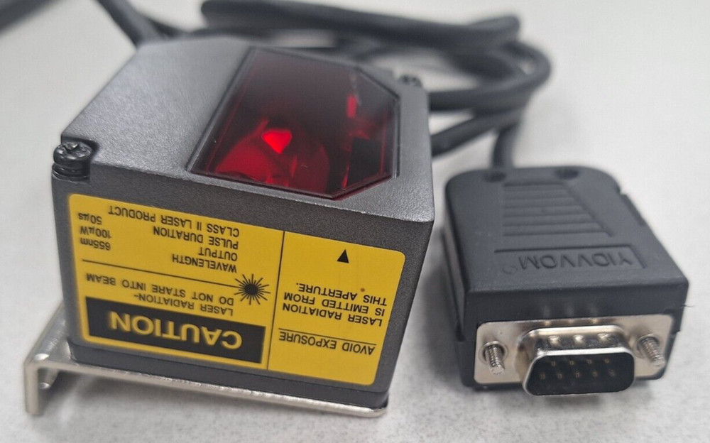 KEYENCE BL-780 Long-range laser barcode reader