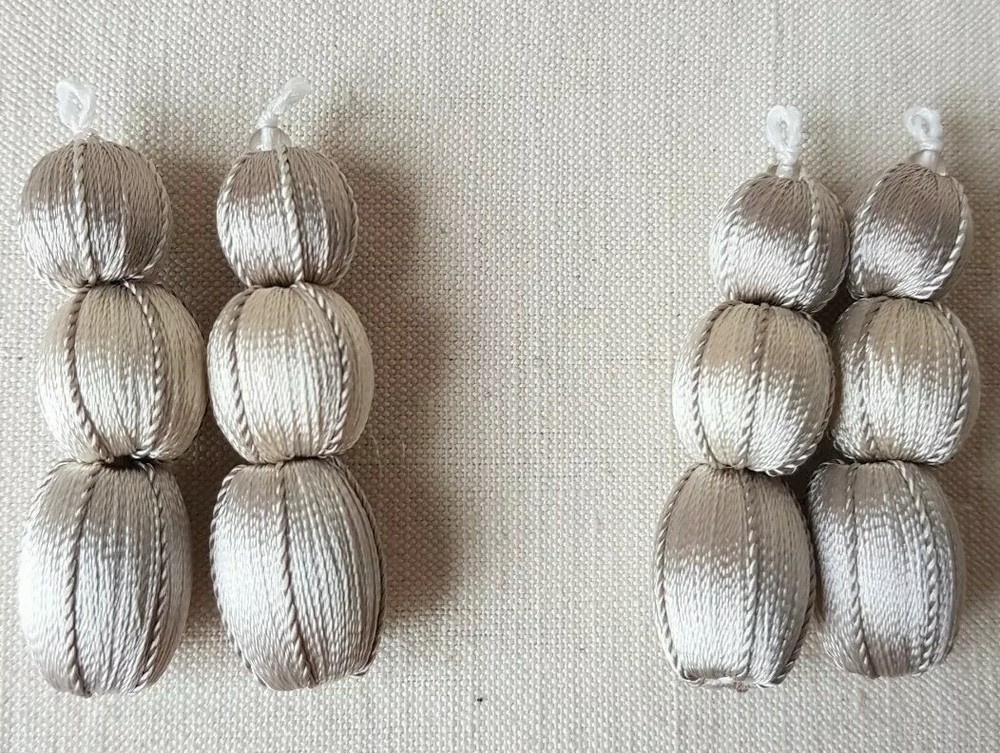WELL TRIMMINGS 2 PAIRS 3 BEADS BEIGE REF 9.3PB