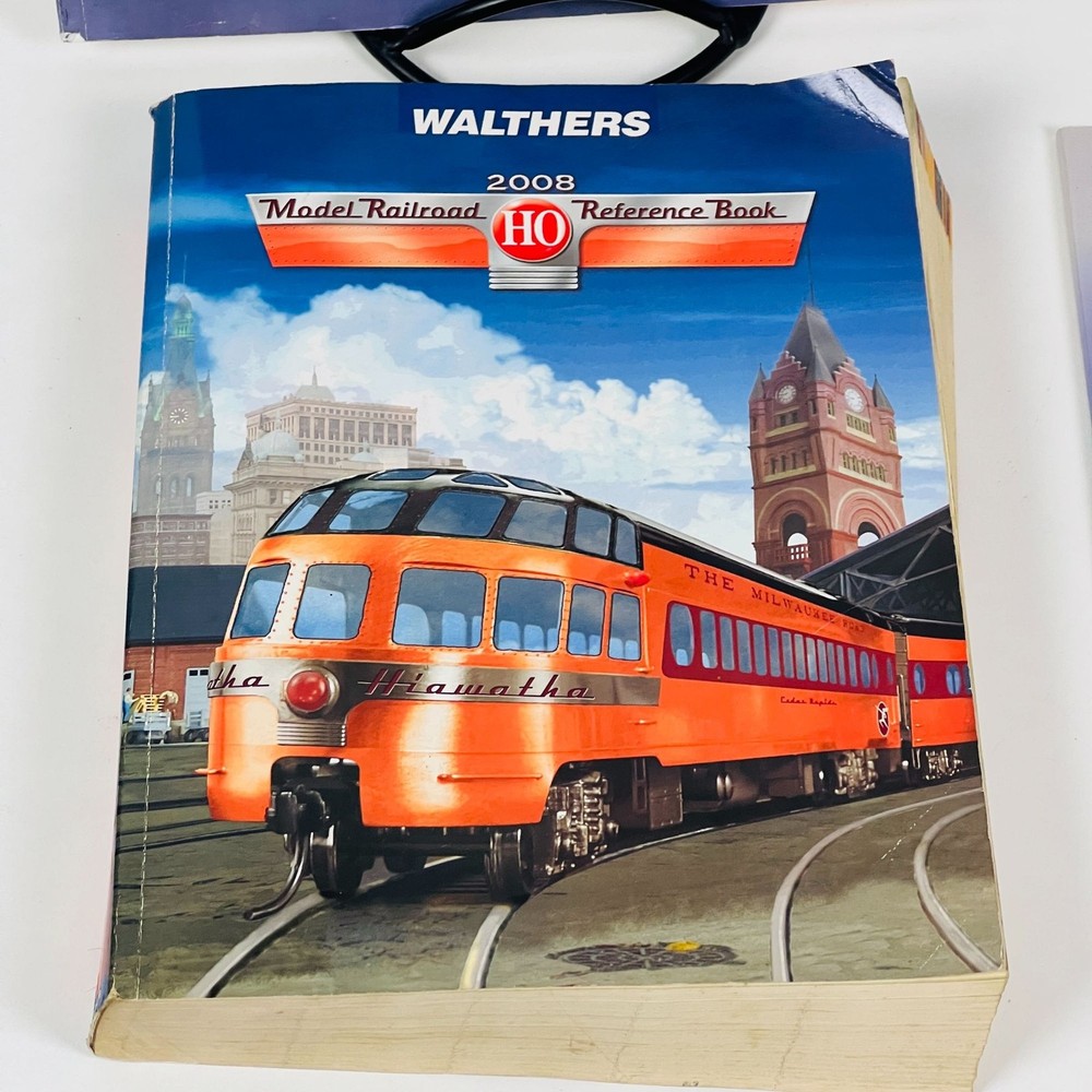 Walthers & MTH Editions Train Catalog Book Lot Featuring Lionel