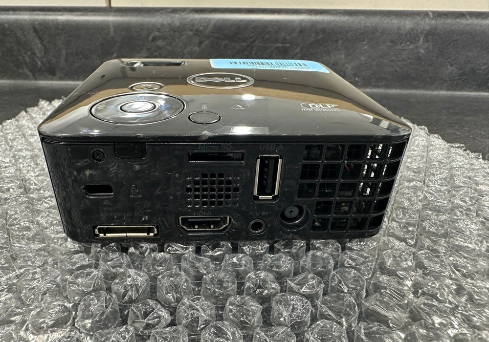 Dell M110 Pocket Mobile Projector + 65W Charger