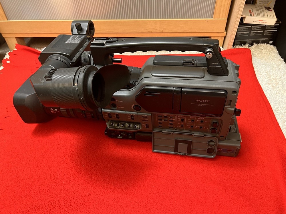 Mini DV-DVCAM Camcordes Sony DSR250