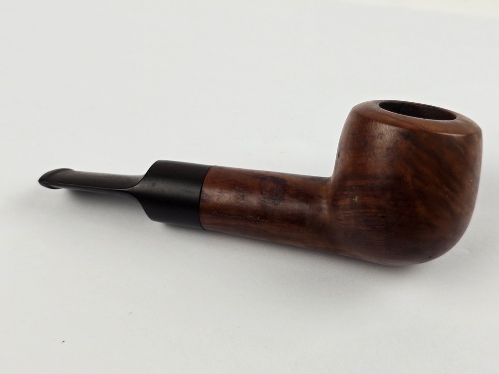 Tom Howard Lovat shaped Tobacco Pipe Short & Thick Girth Nice condition