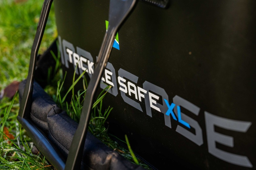 Preston Innovations Hardcase Tackle Safe XL