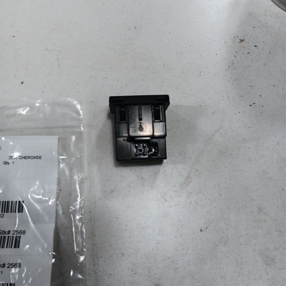 Jeep Cherokee 12V Power Port Socket 2015 2016 2017