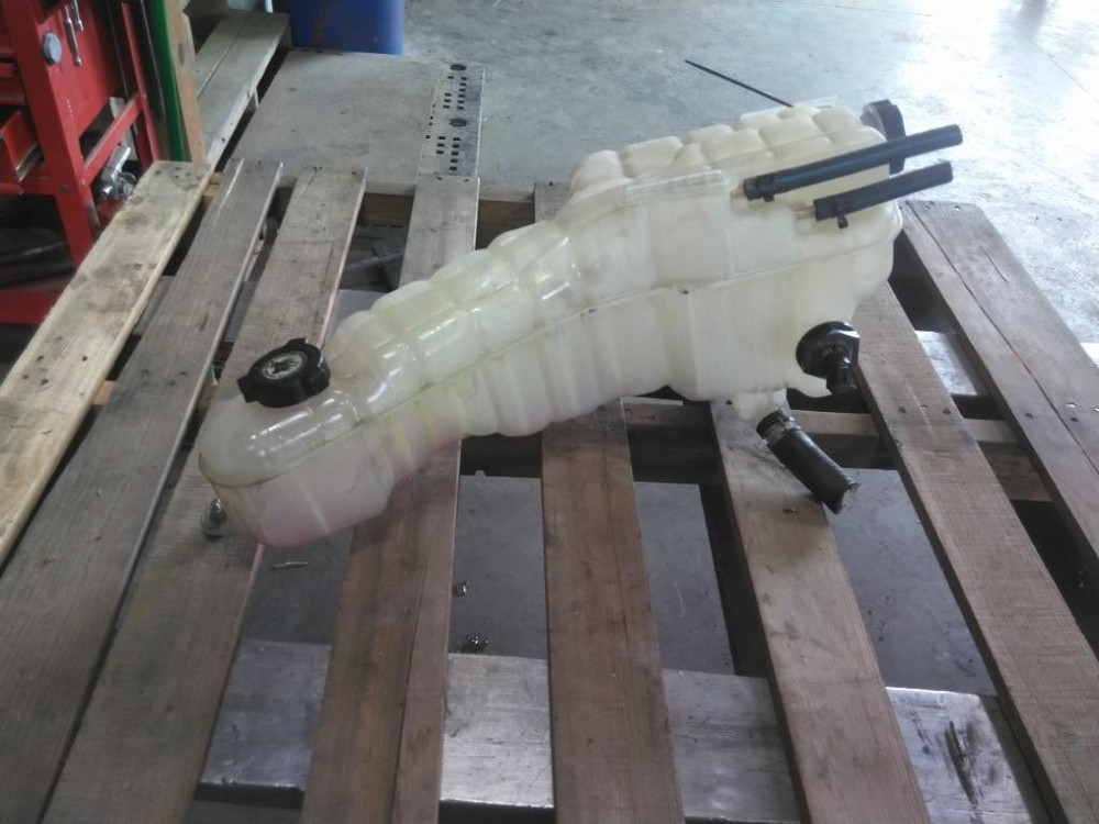 For 2018 FREIGHTLINER M2 106 RADIATOR OVERFLOW TANK , GA