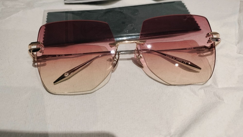 Embra Women's Finger Sunglasses