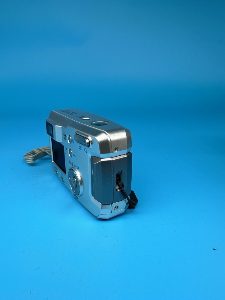 Pentax Optio 30 3.2MP Compact Digital Camera, Silver - Tested