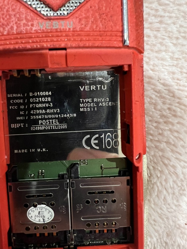 VERTU ASCENT RHV-3 mobile phone