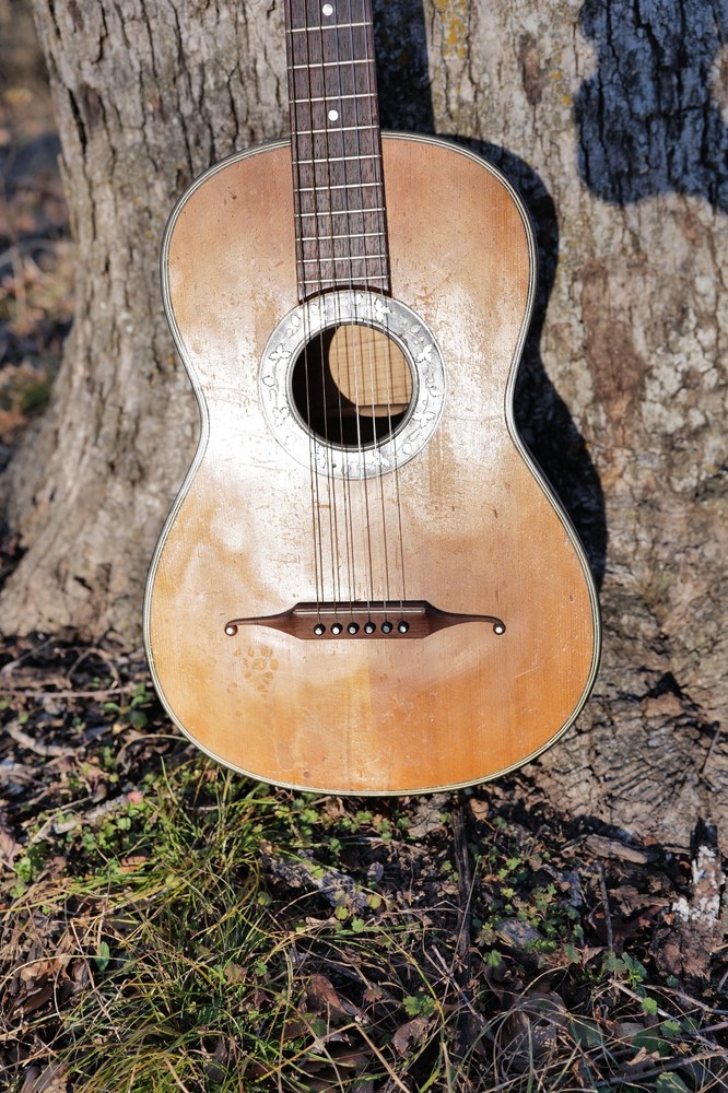 Gustav Herrnsdorf Romantic guitar 1920s Natural