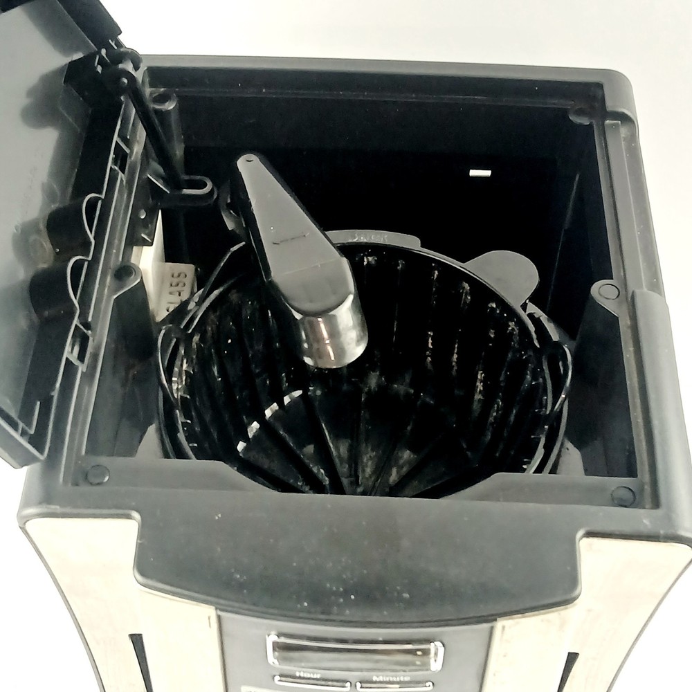 Mr. Coffee 12 Cup Coffee Maker Programable Black/Chrome Needs Cleaned Works Exc