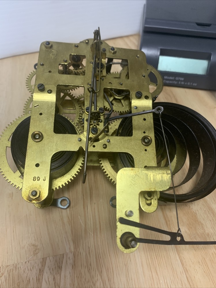 Internal Clock Works Mechanism For A Desk Clock