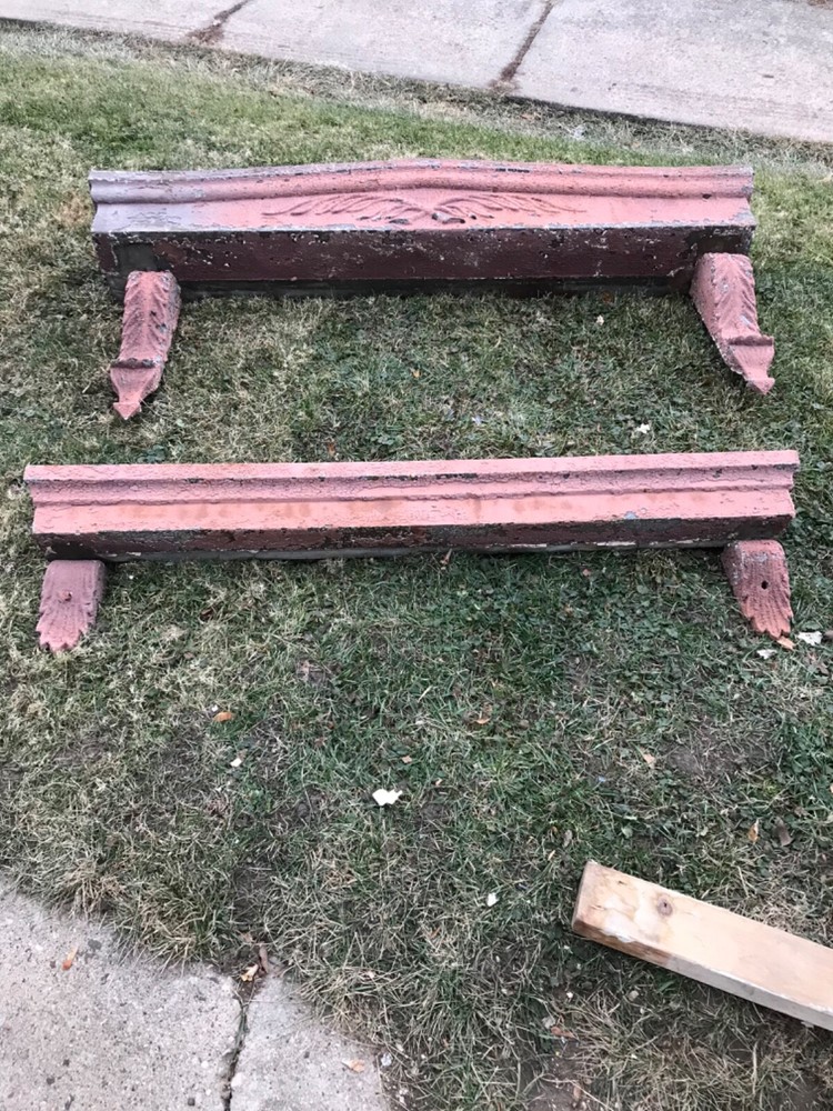 Salvage window Peidmonts. Cast iron, beautiful