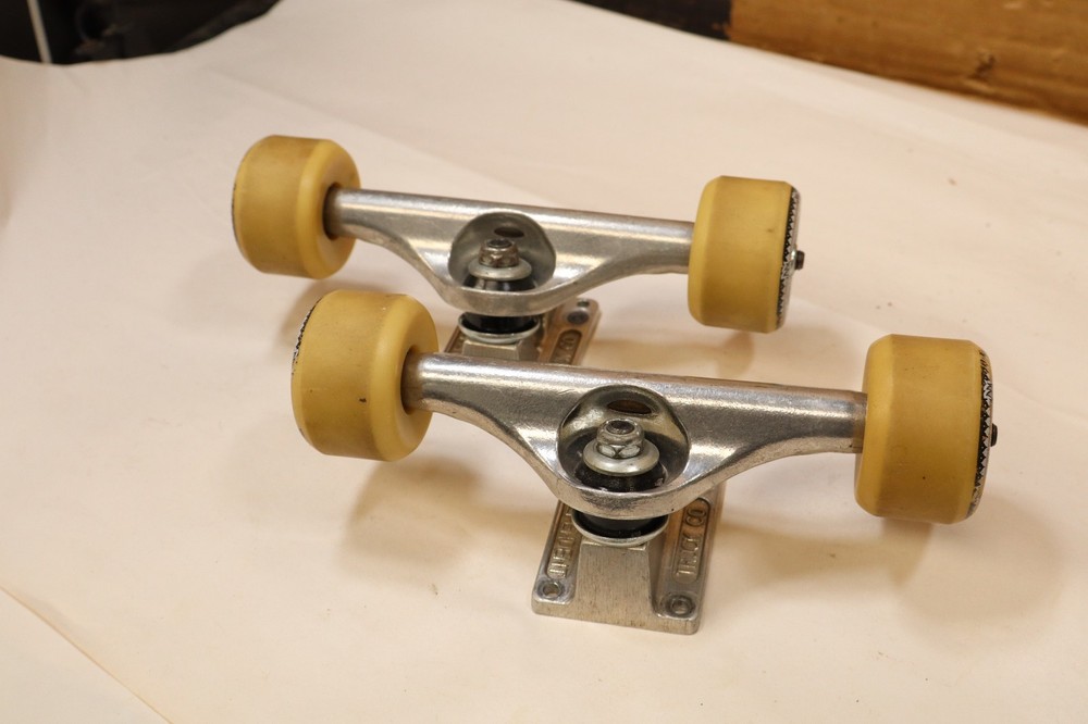 independent Skateboard trucks w/ spitfire wheels