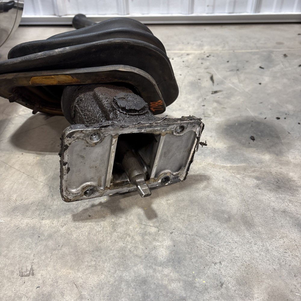 Transmission Shift Boot Linkage For 1998-2002 International 4700