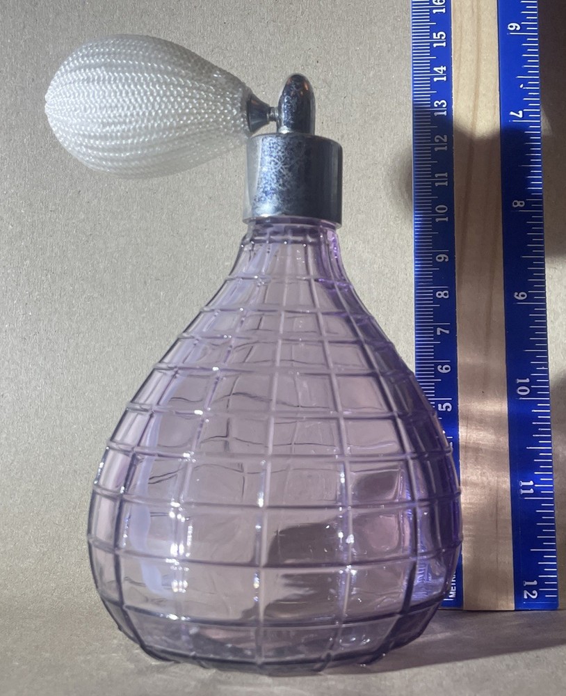 Art Glass Atomiser Perfume Bottle.